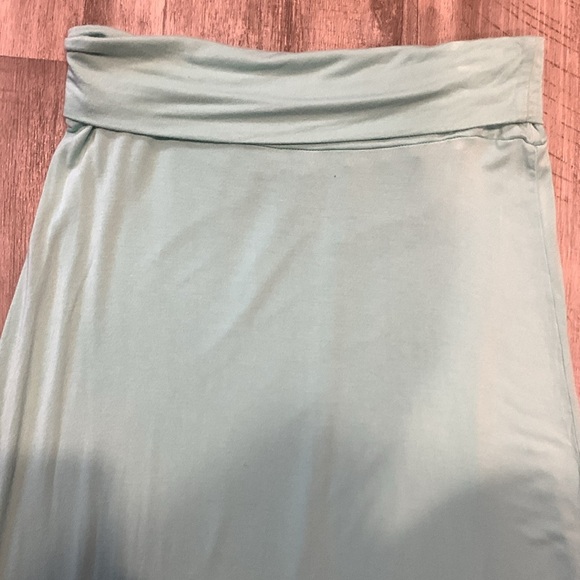 Hershe Medium Mint Green Maxi Skirt - Picture 3 of 8